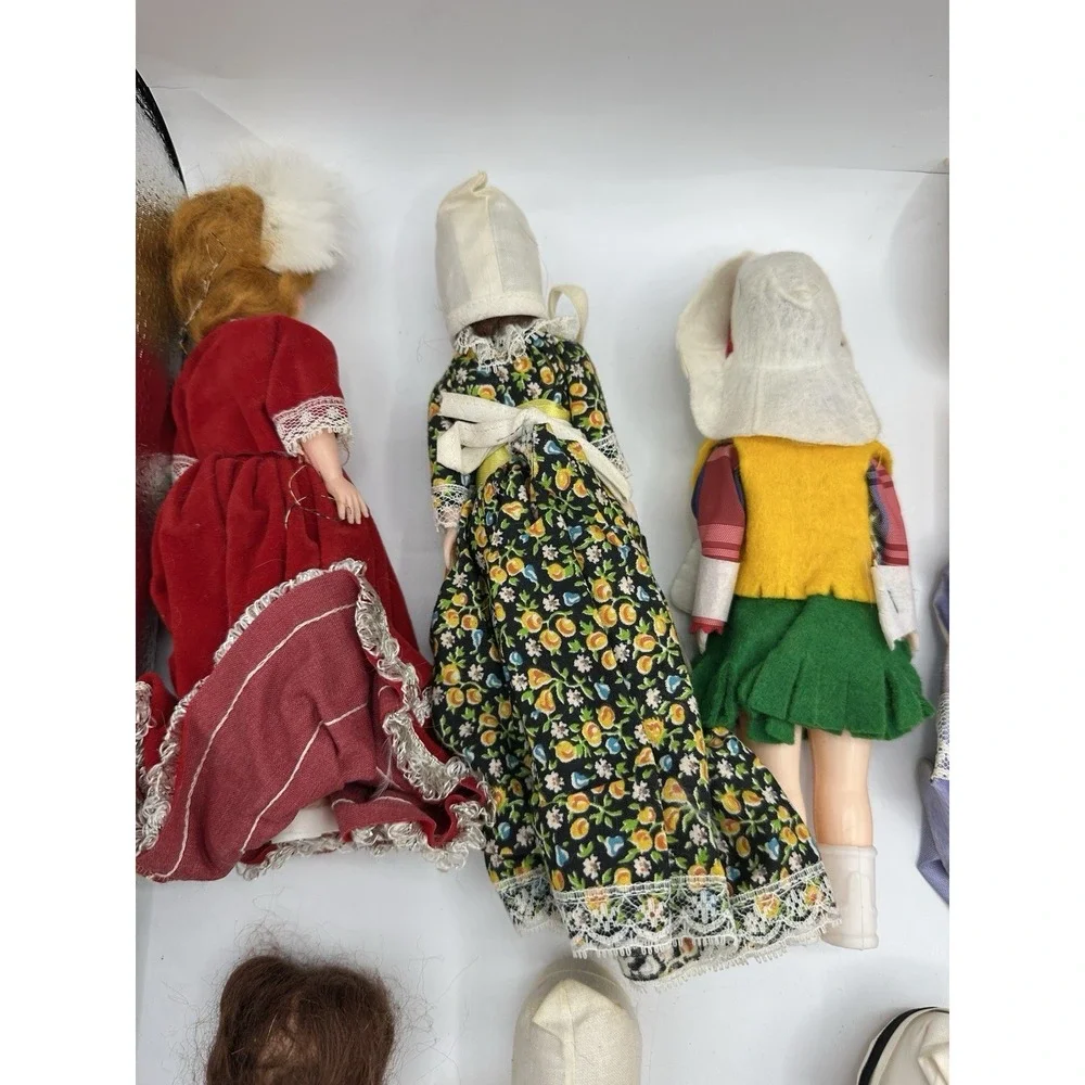 Vintage Dolls of the World Lot 12 Sleepy Eyes Hong Kong National Costume